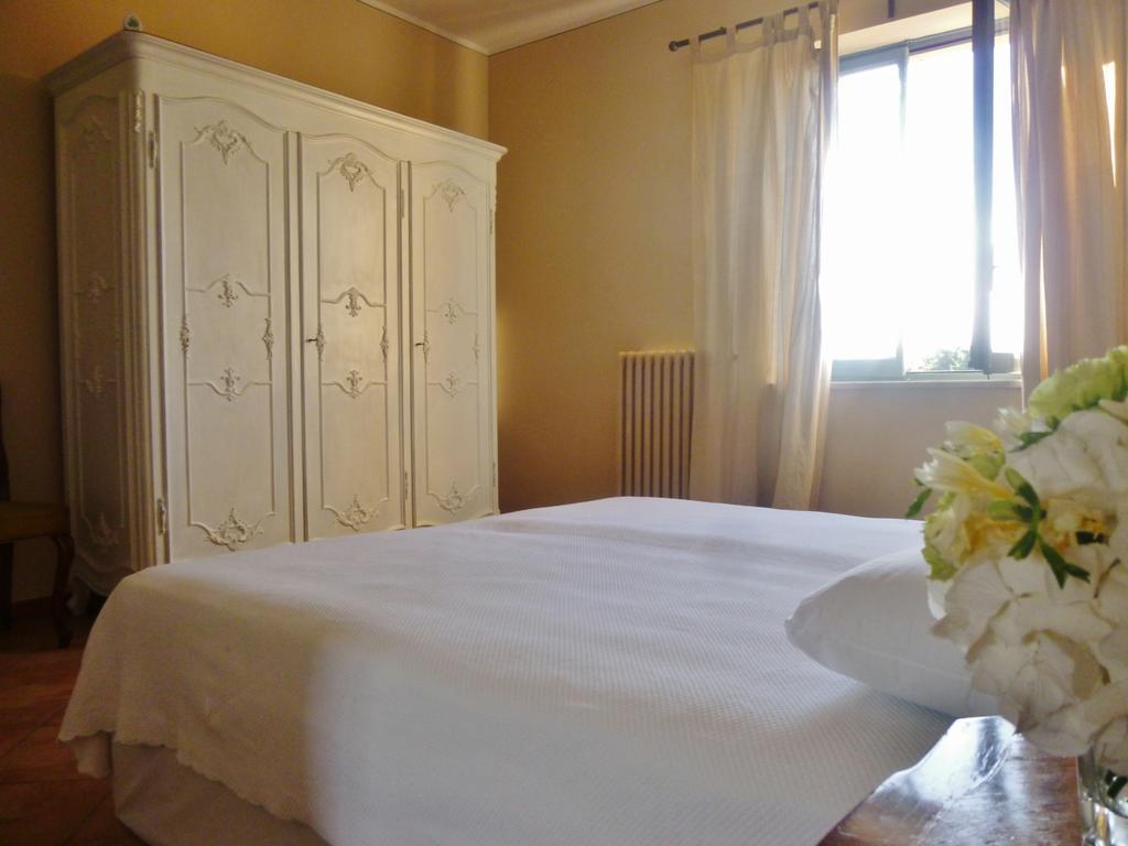 Tenuta Ajrale Vigone Szoba fotó